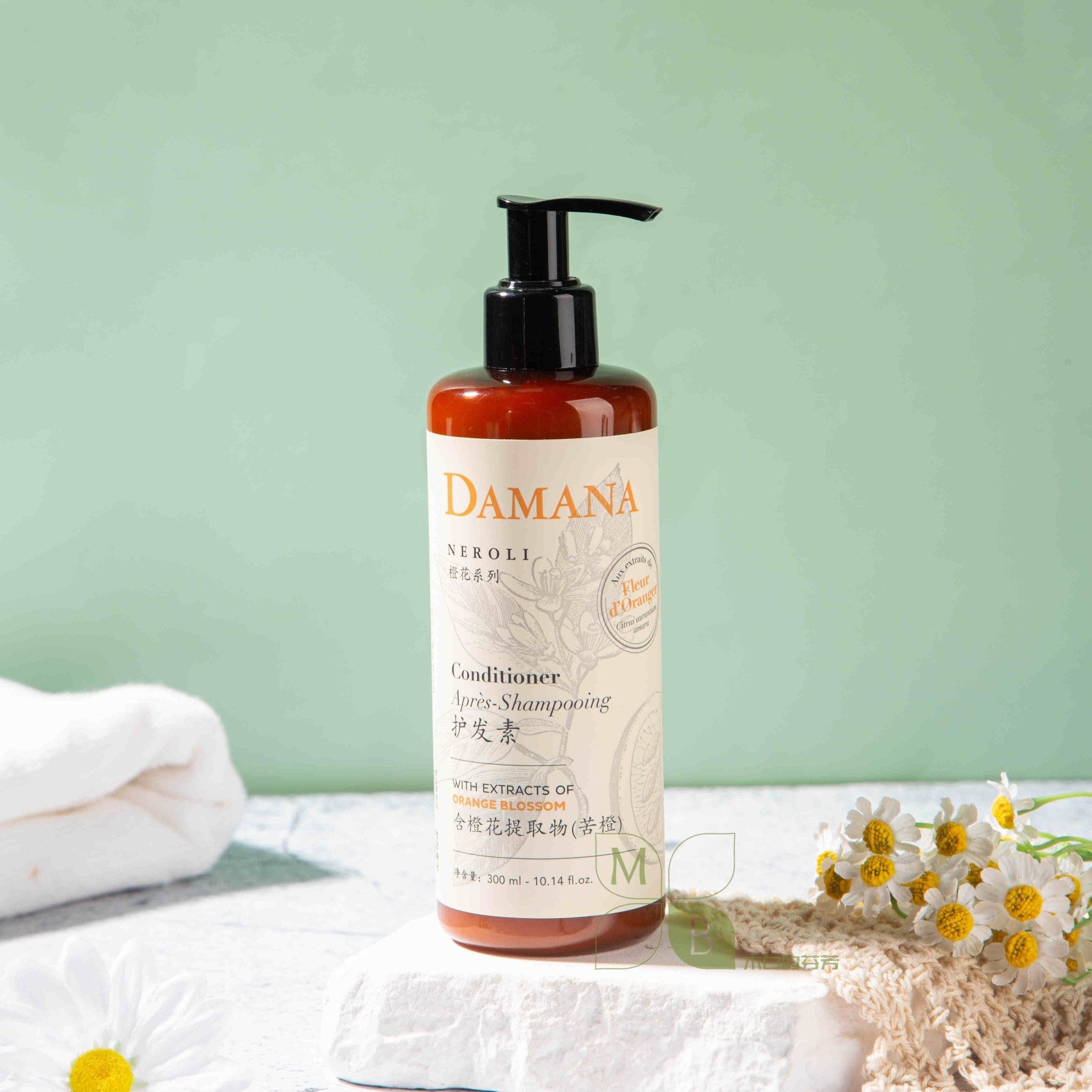 DAMANA body lotion, hotel-shampoo-conditioner