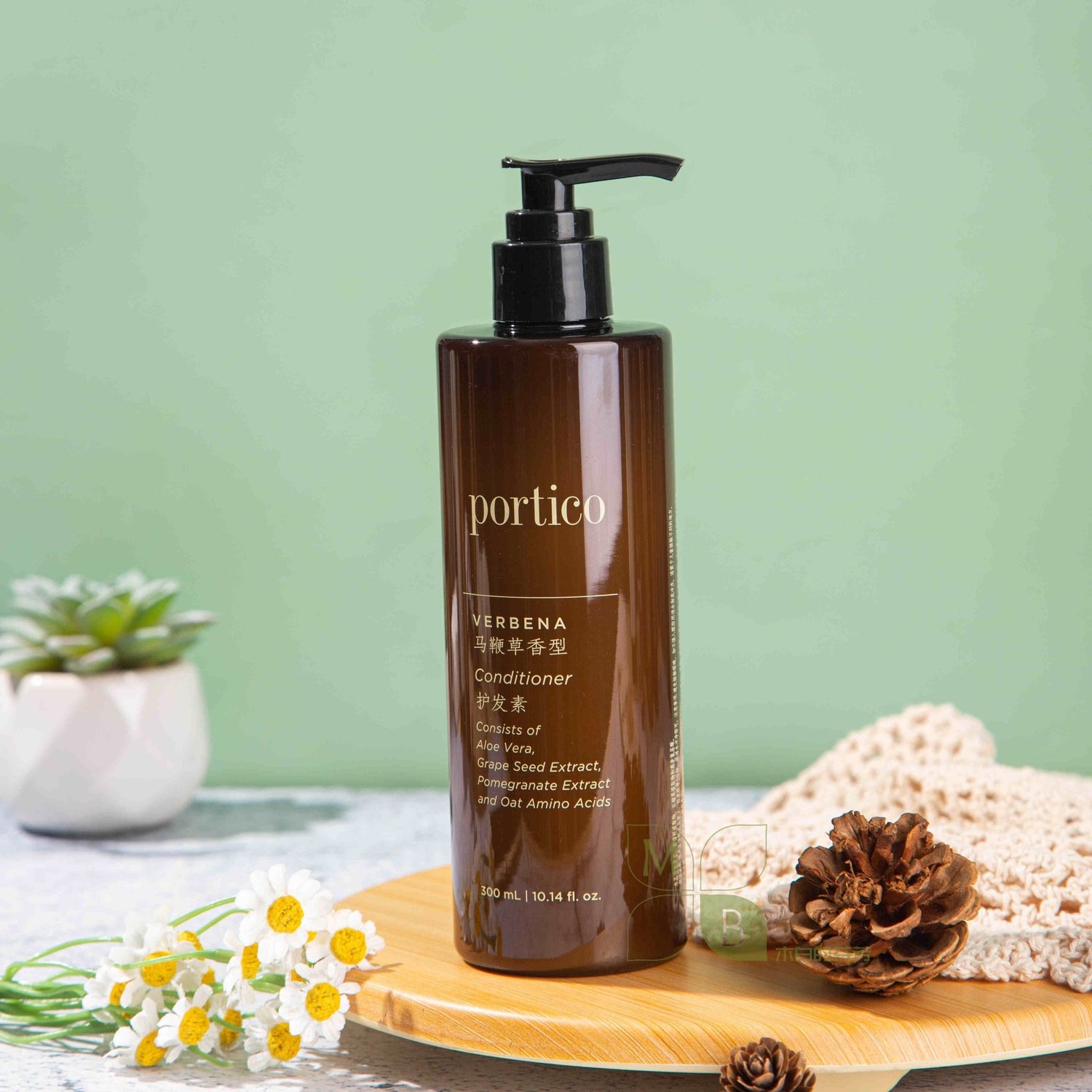 Portico body lotion, hotel-shampoo-conditioner