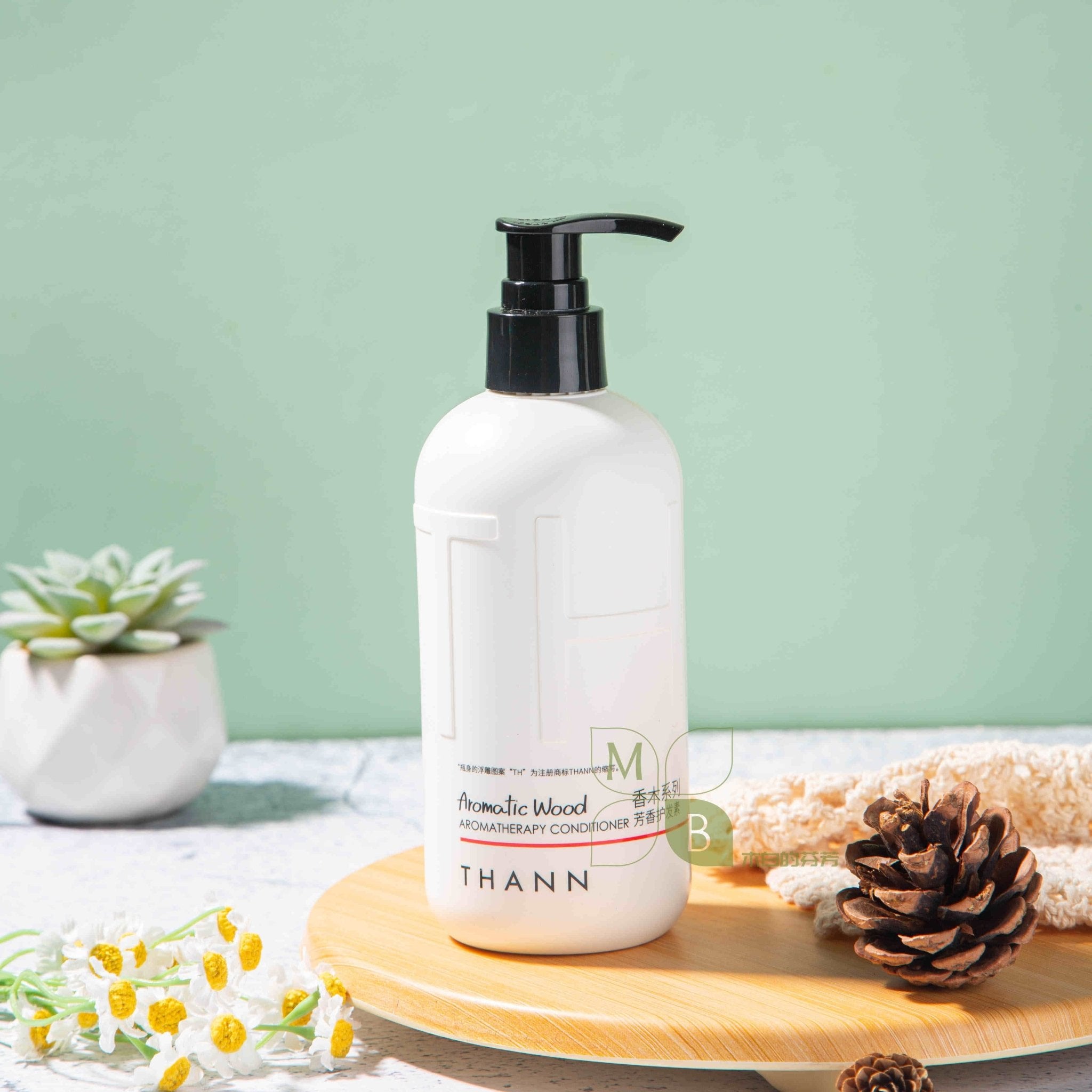 THANN body lotion, hotel-shampoo-conditioner